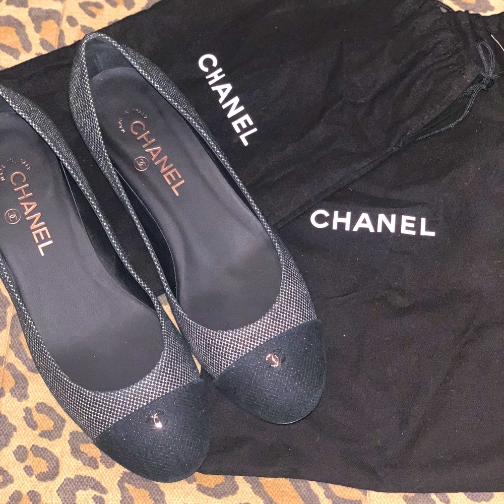 Christmas Special🎄🎅🏼CHANEL CC cap toe shoes Worn Once